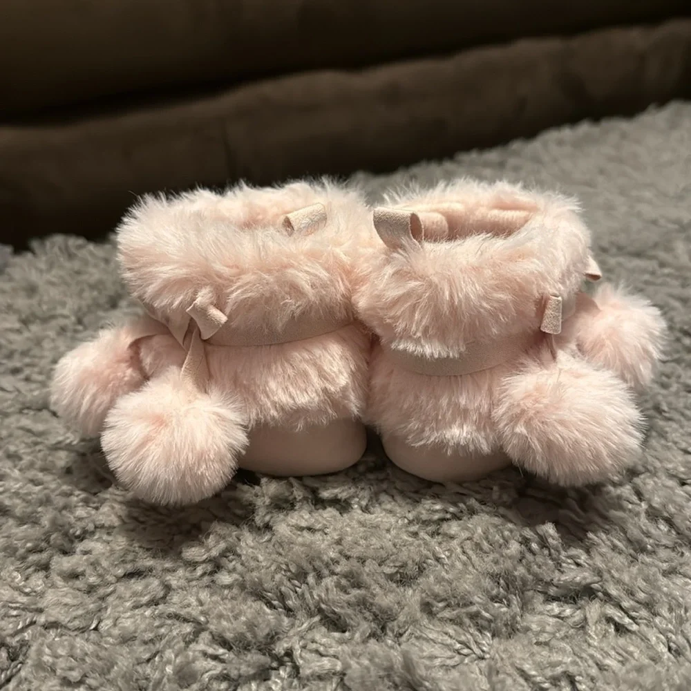 NWOT Stepping Stones Pink Fur Boots